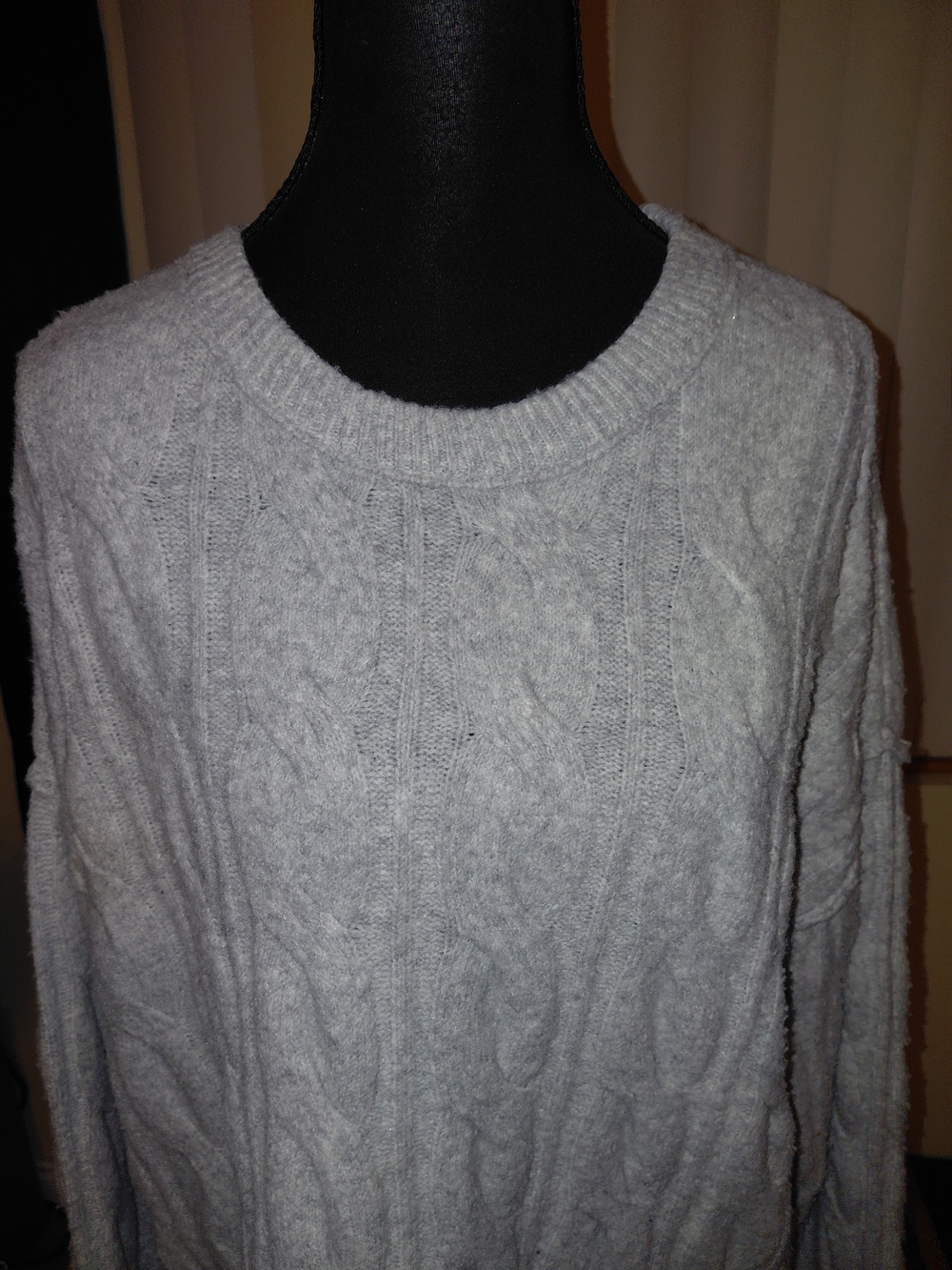 Vigoss Light Gray Cable Knit Crewneck Sweater
